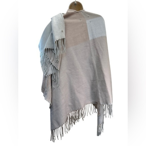 Soia & Kyo Woven Scarfigan With Fringe Scarf Cardigan Wrap - Picture 11 of 11